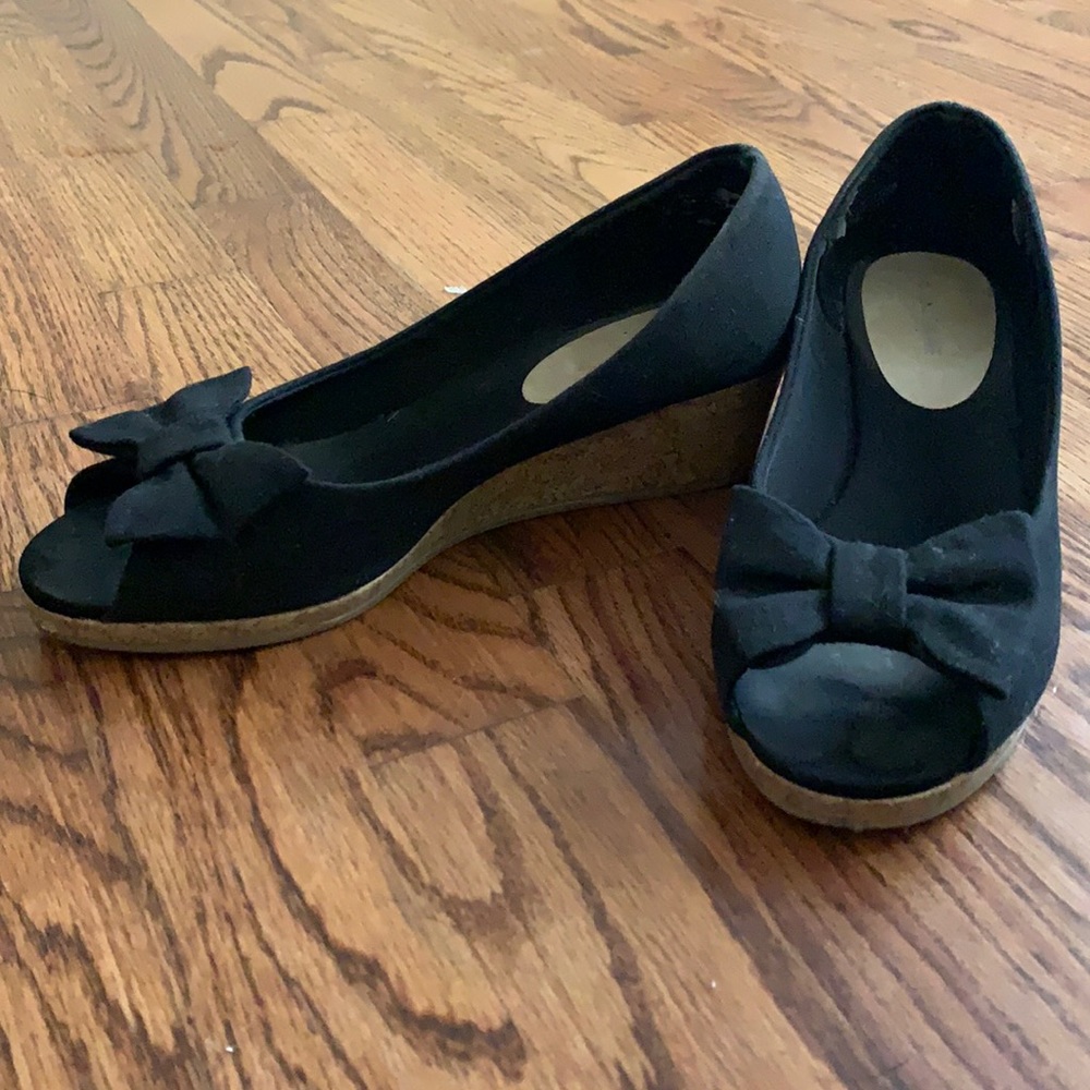 Girls black wedges sz 4